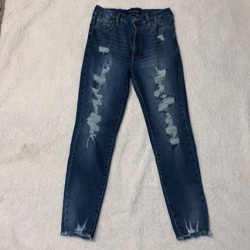 I’m selling super high rise curvy jegging Aéropostale jeans.